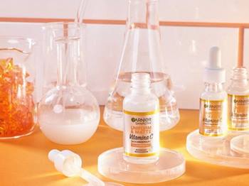 Sérum clareador com conta-gotas