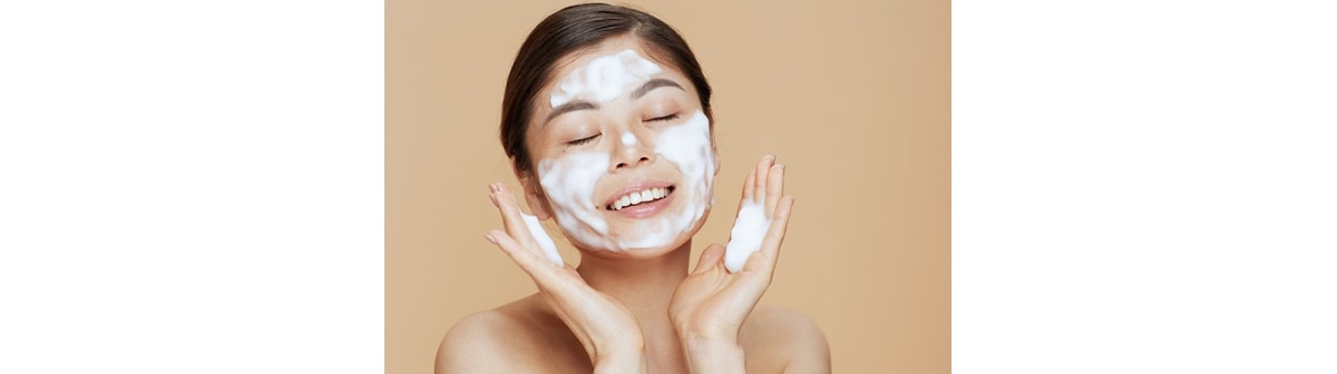 Veja como Lavar o rosto corretamente