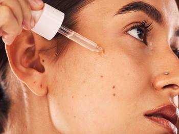 Vitamina C pode ser usado no tratamento de olheiras