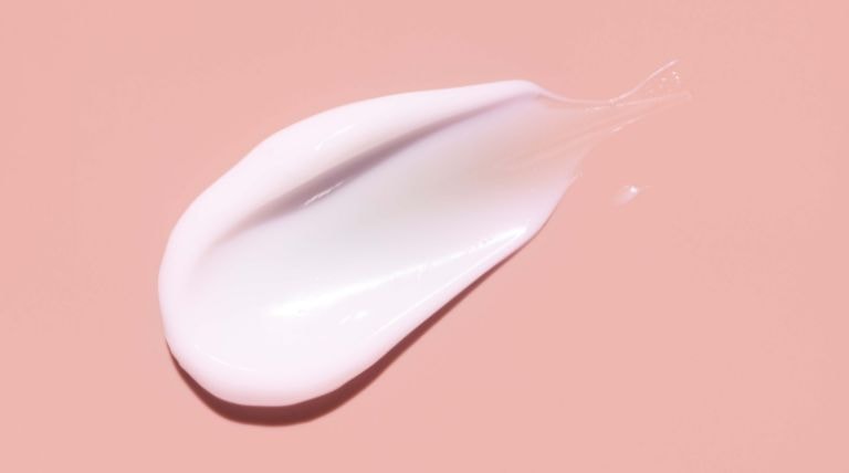 Textura de um hidratante com emolientes e umectantes