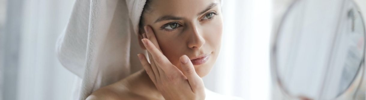 4 coisas que acontecem com a sua pele depois que você começa a usar um hidratante com vitamina C todos os dias