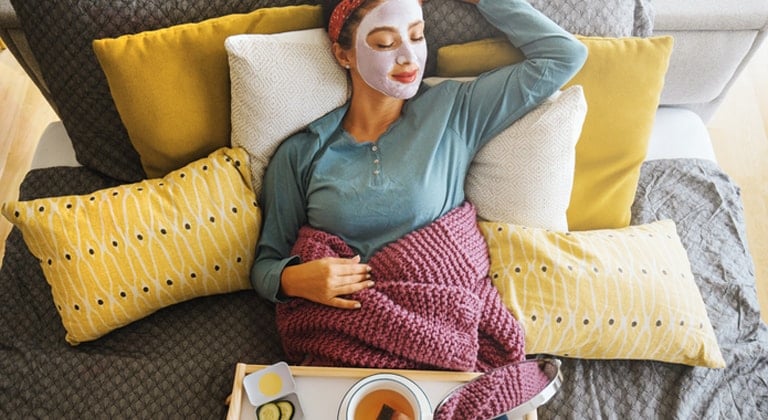 Dê um fim à ansiedade praticando algumas atividades relaxantes em casa!