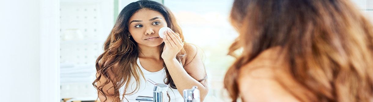 Muito mais do que remover a maquiagem conheca as vantagens de usar agua micelar com vitamina C