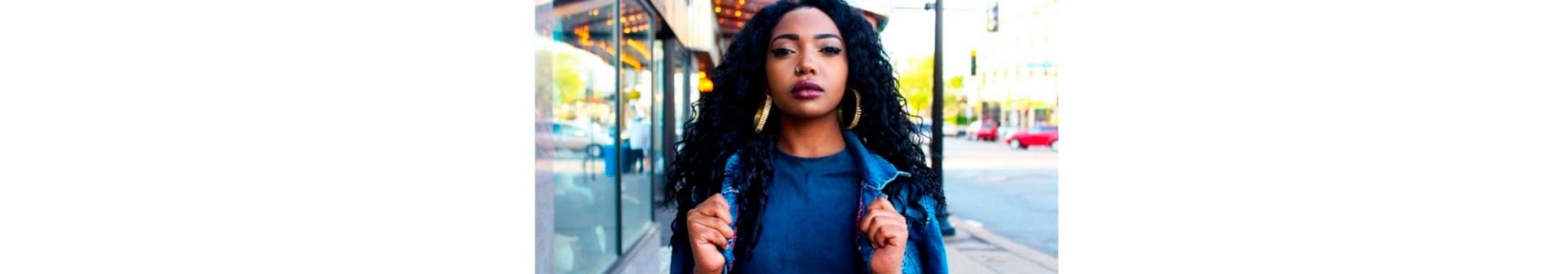 Cabelo preto azulado