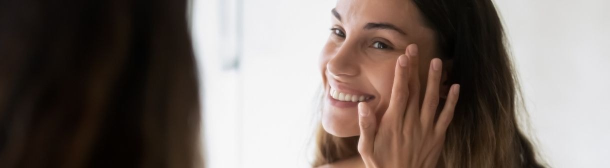 Como a vitamina C funciona na pele? Dermatologista explica a ação do ativo quando usado de manhã e à noite