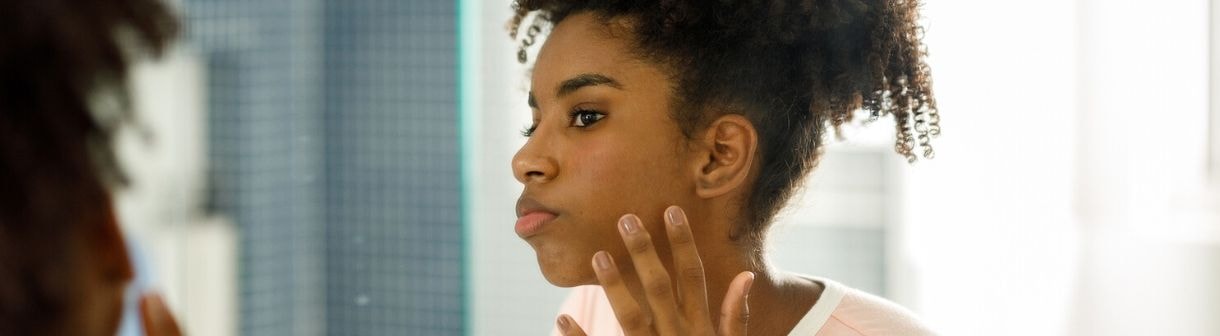 Como se formam as manchas de acne