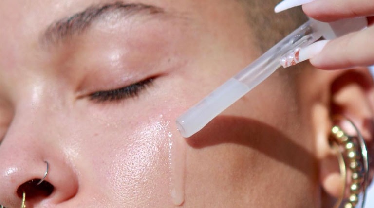 Hidratante para o rosto: hidrate a pele com o sérum facial