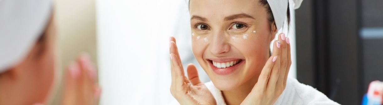 Hidratante facial, protetor solar com cor e vitamina C para o rosto: conheça as vantagens de usar um produto 3 em 1 na sua rotina de skincare