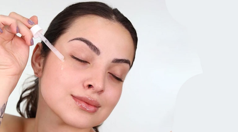 O que é bom para hidratar a pele do rosto?