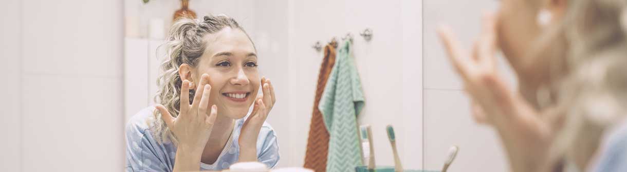 Limpeza de pele 7 passos para garantir uma pele renovada sem sair de casa