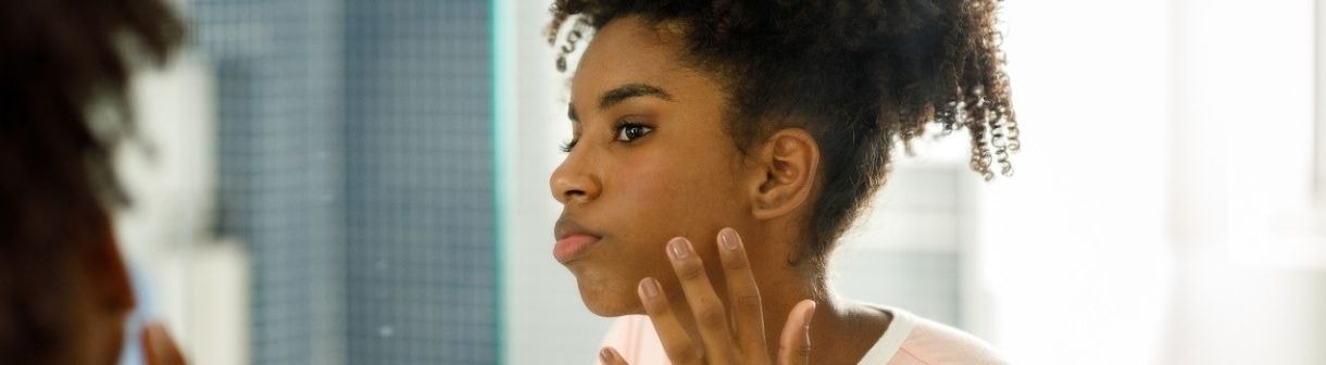 Manchas na pele do rosto causadas pelo sol: como amenizar esse problema?