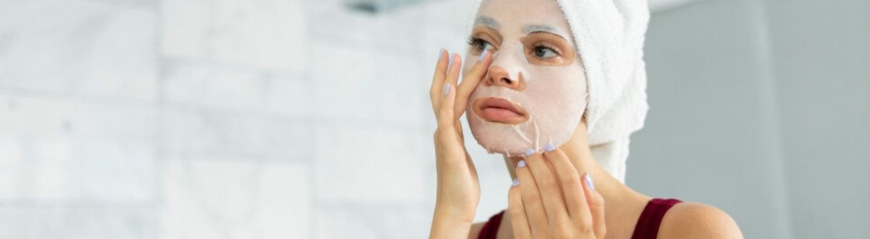 Máscara facial com vitamina C