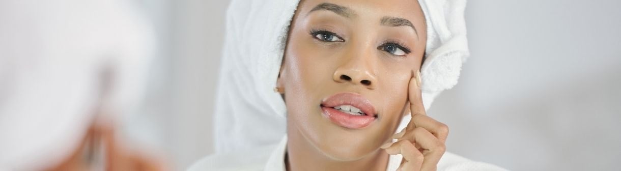 Sérum com vitamina C para o rosto: ajuda no tratamento de manchas na pele?