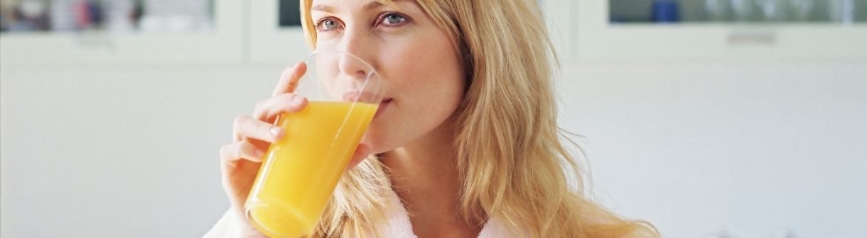Vitamina C: bebida, comprimido, alimentação, tópica... Qual é a mais recomendada para o tratamento da pele? 3 dúvidas sobre o ativo