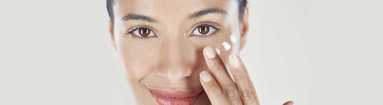 Vitamina C para a pele o que e quais sao os beneficios clareia manchas saiba como usar na sua rotina de skincare