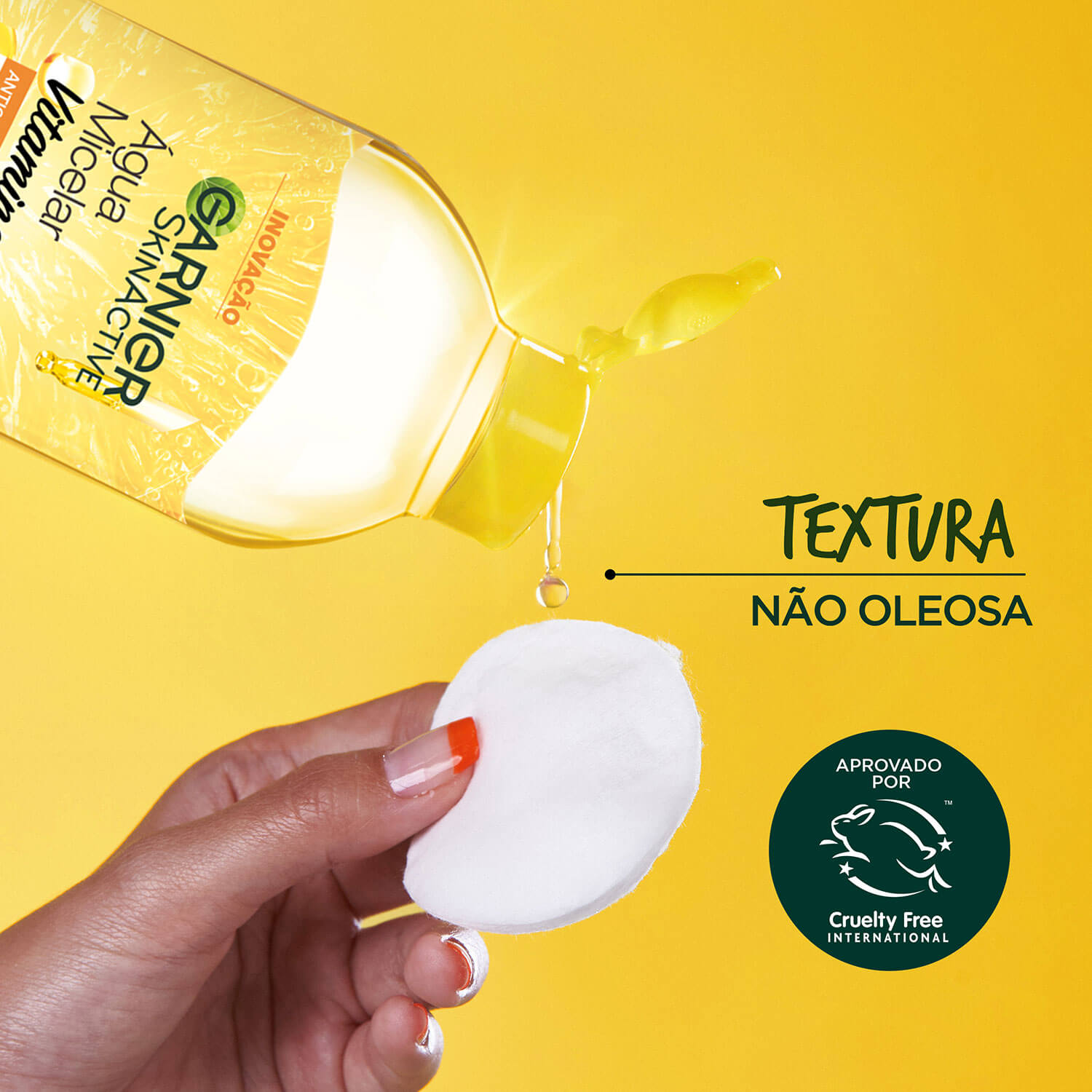 Imagem Água Micelar Antioleosidade com Vitamina C | Textura | Garnier